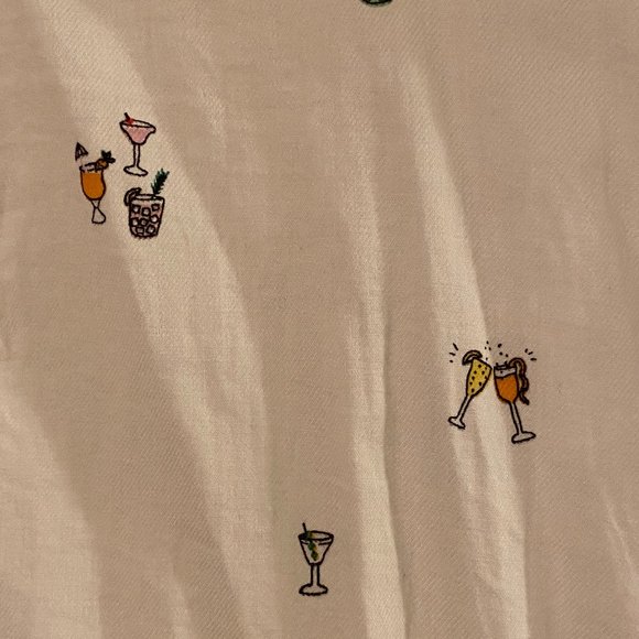 EUC Old Navy White "Cocktails" Blouse M - Picture 5 of 7